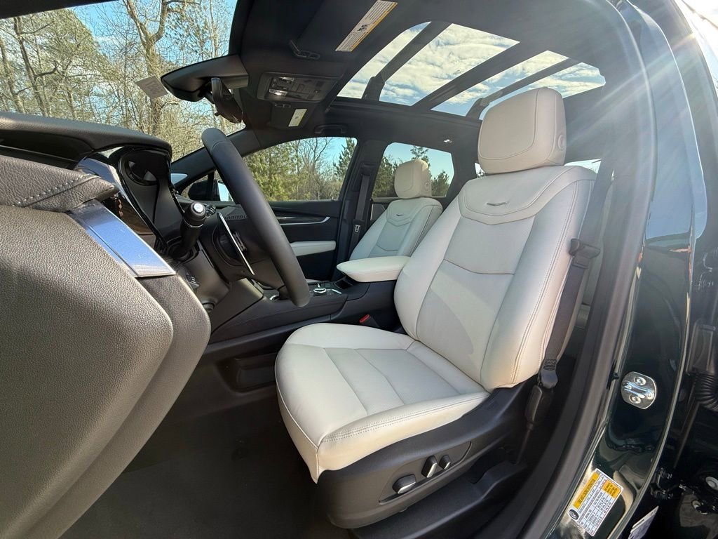 New 2026 Cadillac XT5 Sportv w/ LPO, Onyx Lite Package AWD/4WD image 5