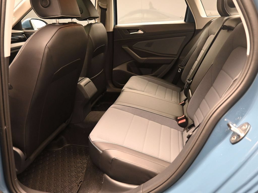 New 2026 Volkswagen Jetta SE FWD image 21