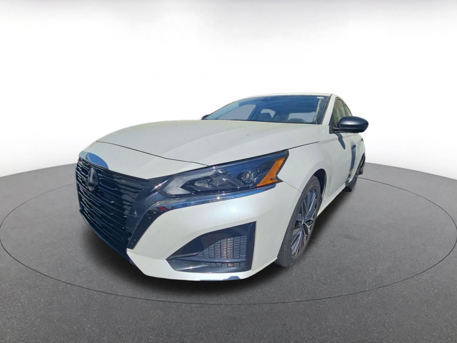 Used 2025 Nissan Altima 2.5 SV image 3