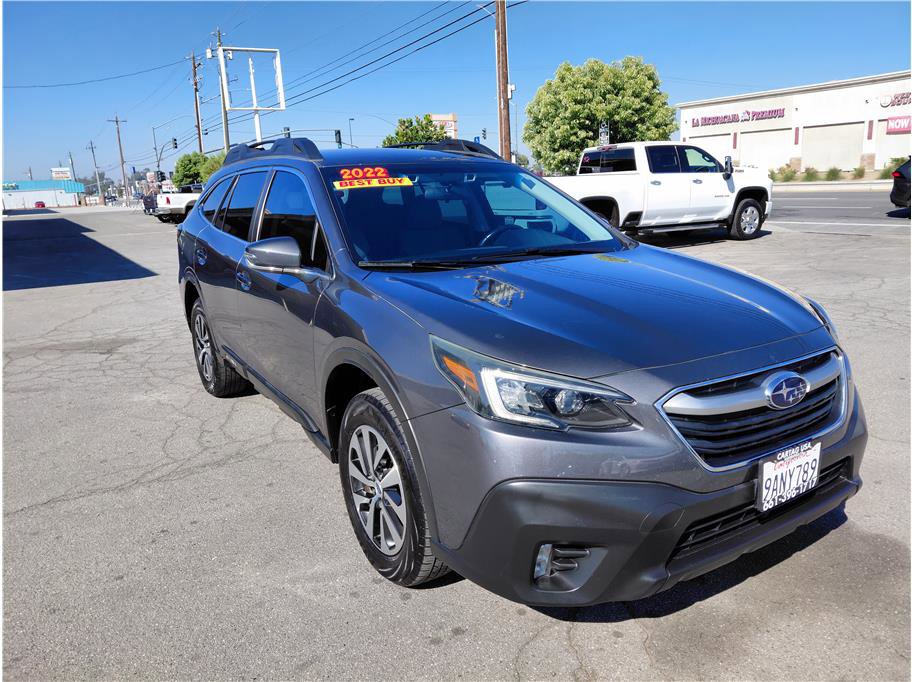 Used 2022 Subaru Outback Premium image 4