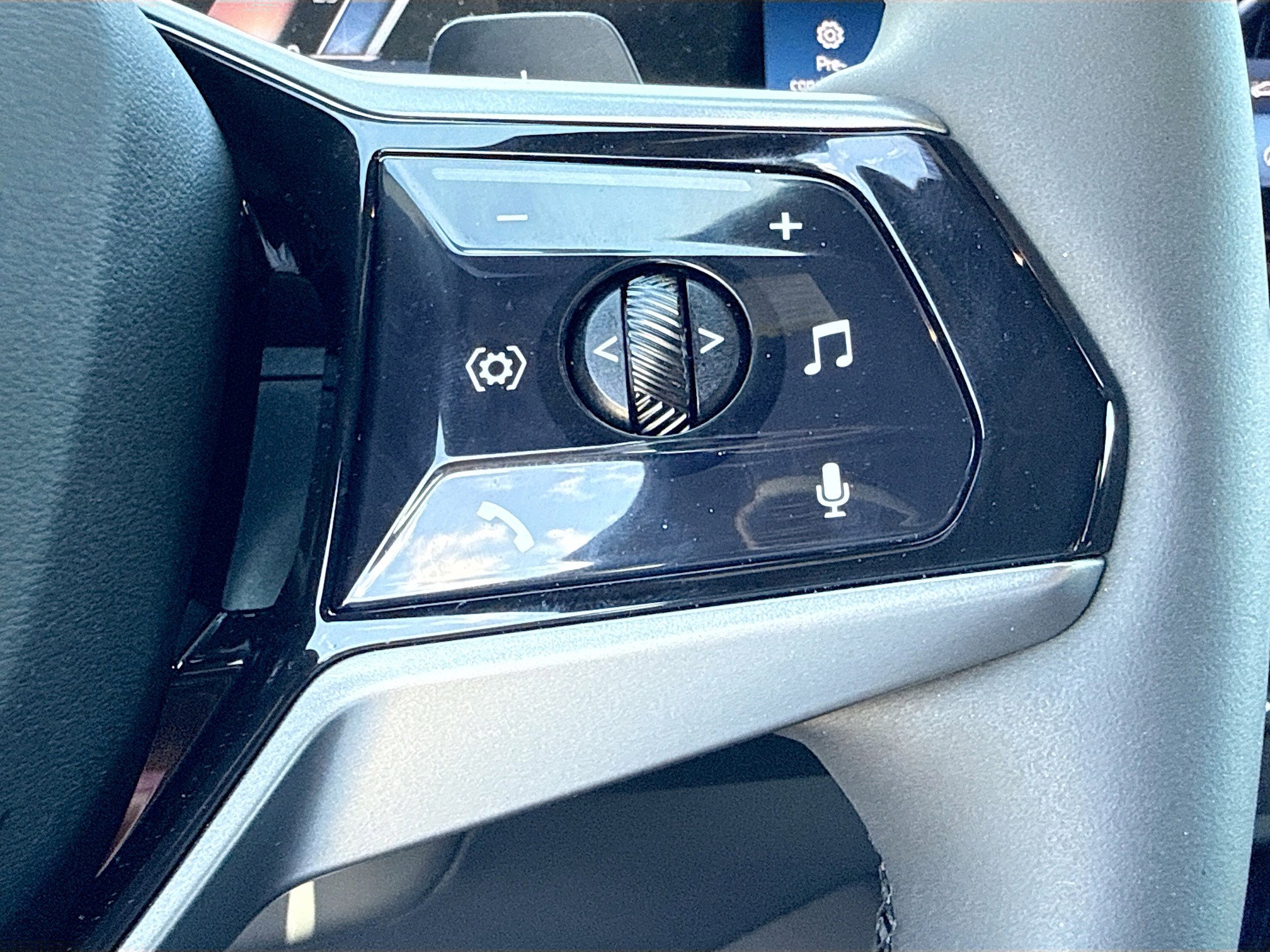 Used 2026 BMW 540i xDrive image 39