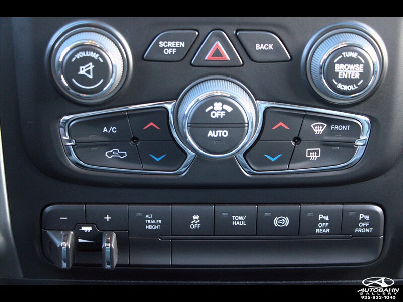 Used 2017 RAM 2500 SLT w/ Luxury Group RWD image 17