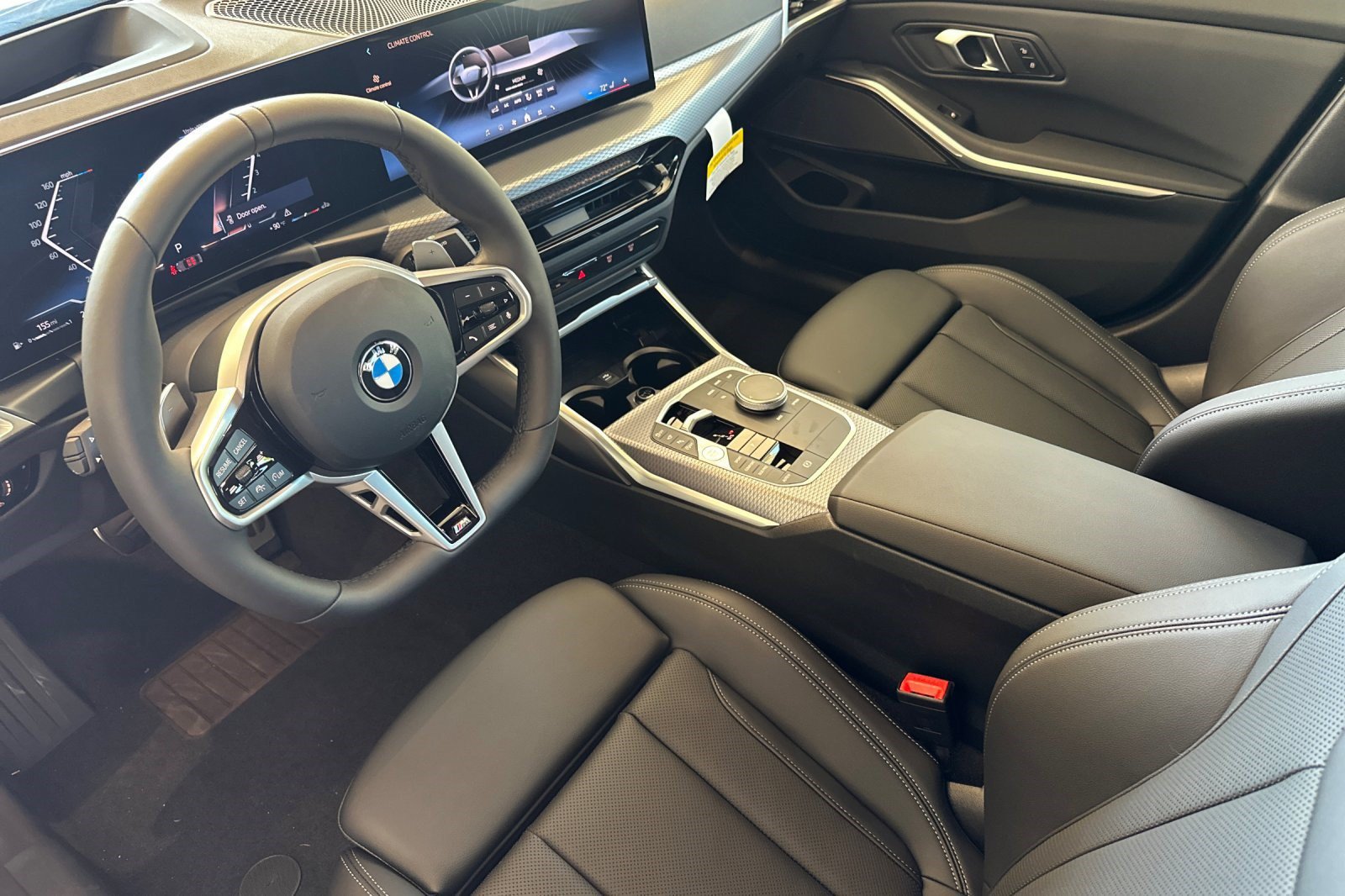 New 2026 BMW 330i xDrive Sedan w/ M Sport Package AWD/4WD image 4