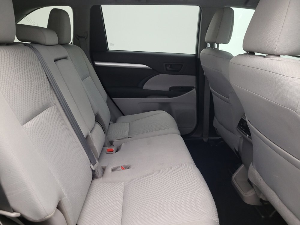 Used 2019 Toyota Highlander LE image 19