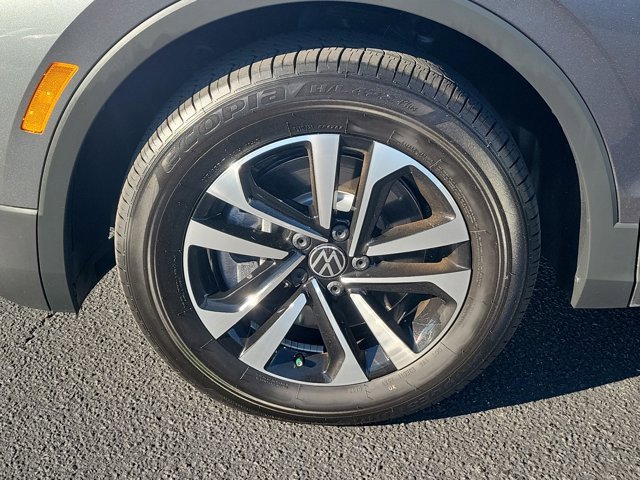 Certified 2022 Volkswagen Tiguan S image 29