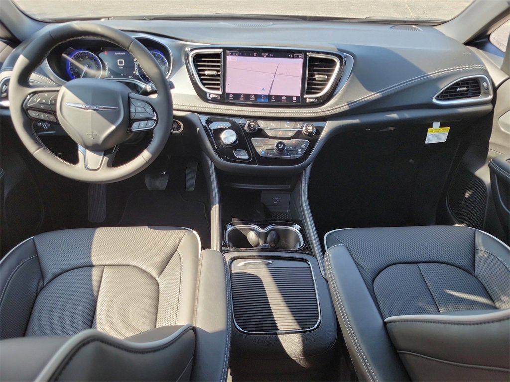 New 2026 Chrysler Pacifica Limited image 16