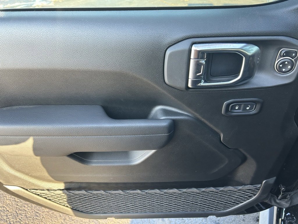 New 2025 Jeep Gladiator Mojave w/ Safety Group image 4