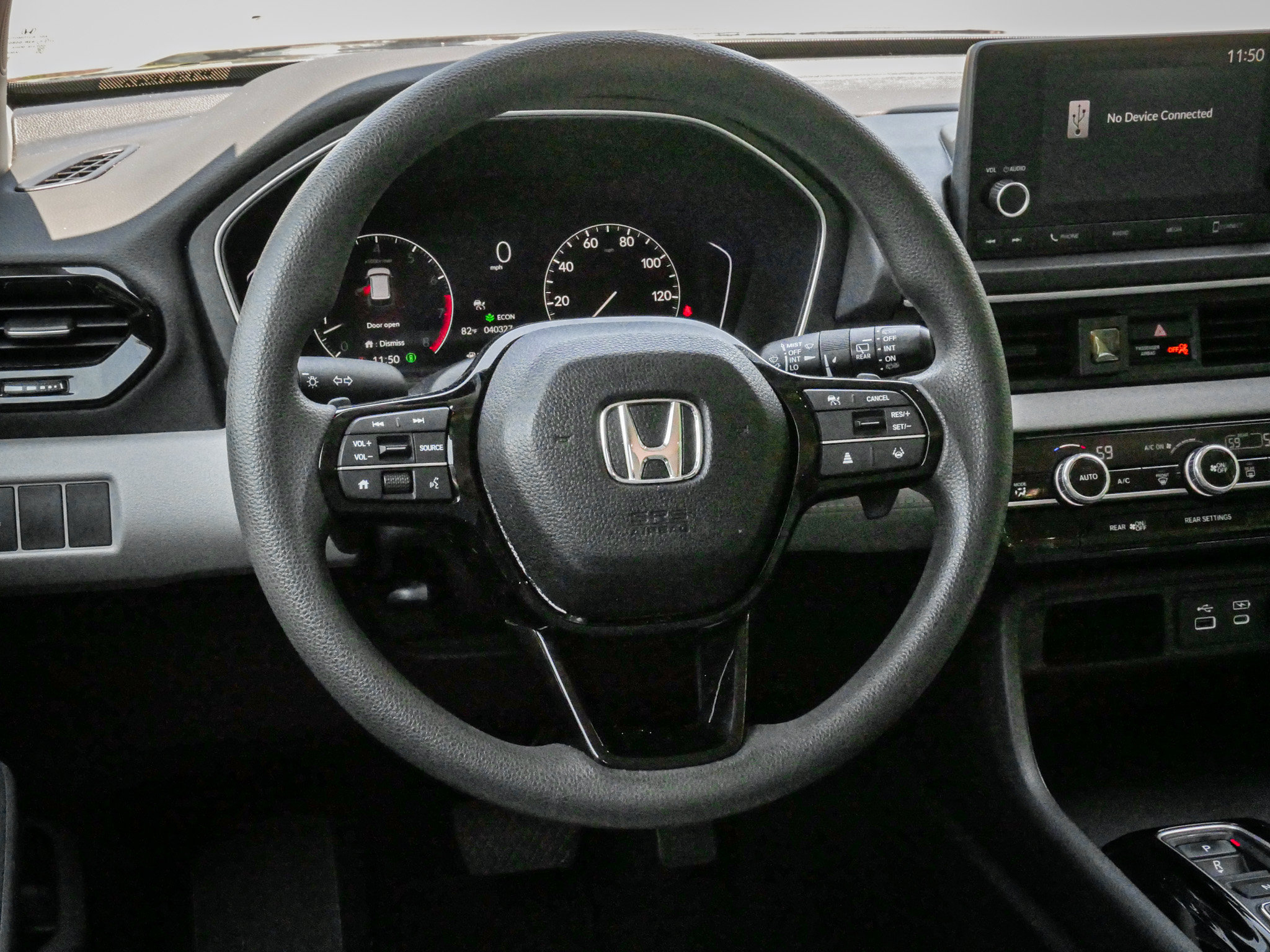Used 2023 Honda Pilot LX image 6