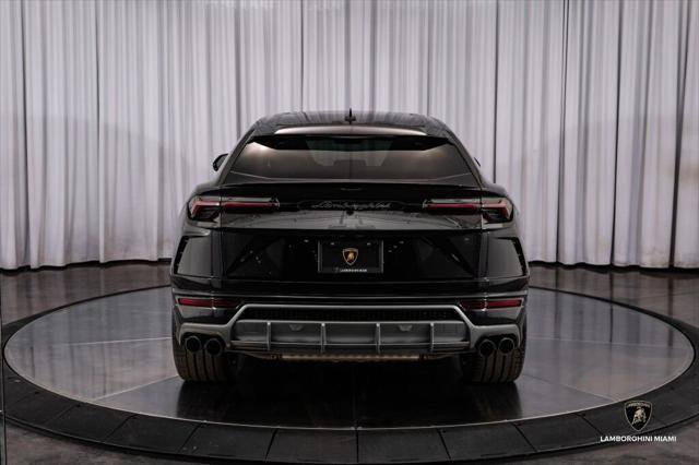 Used 2021 Lamborghini Urus AWD/4WD image 12