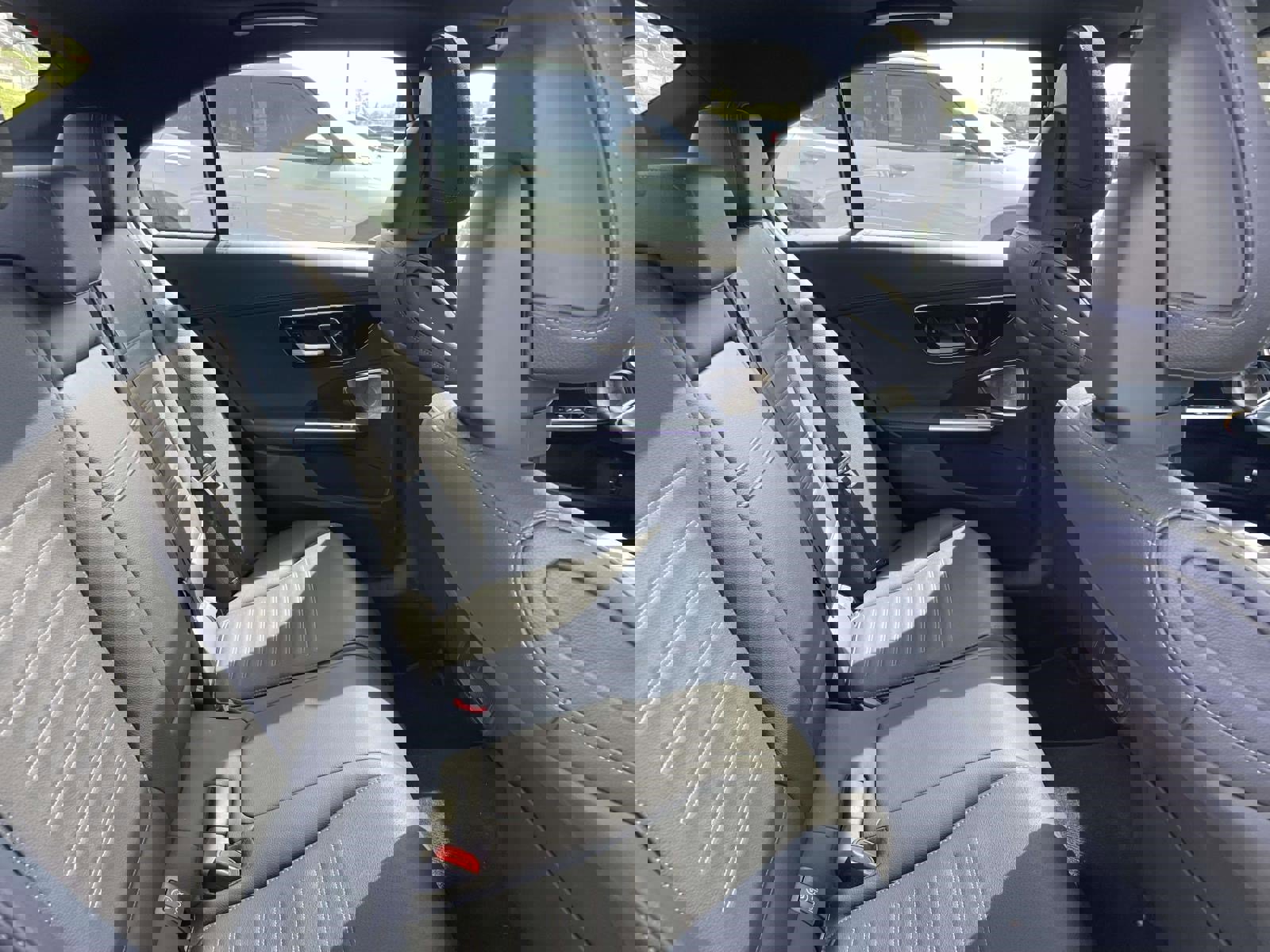 Used 2023 Mercedes-Benz C 300 Sedan image 13