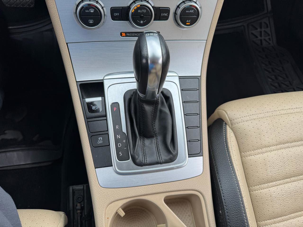 Used 2014 Volkswagen CC Sport FWD image 26