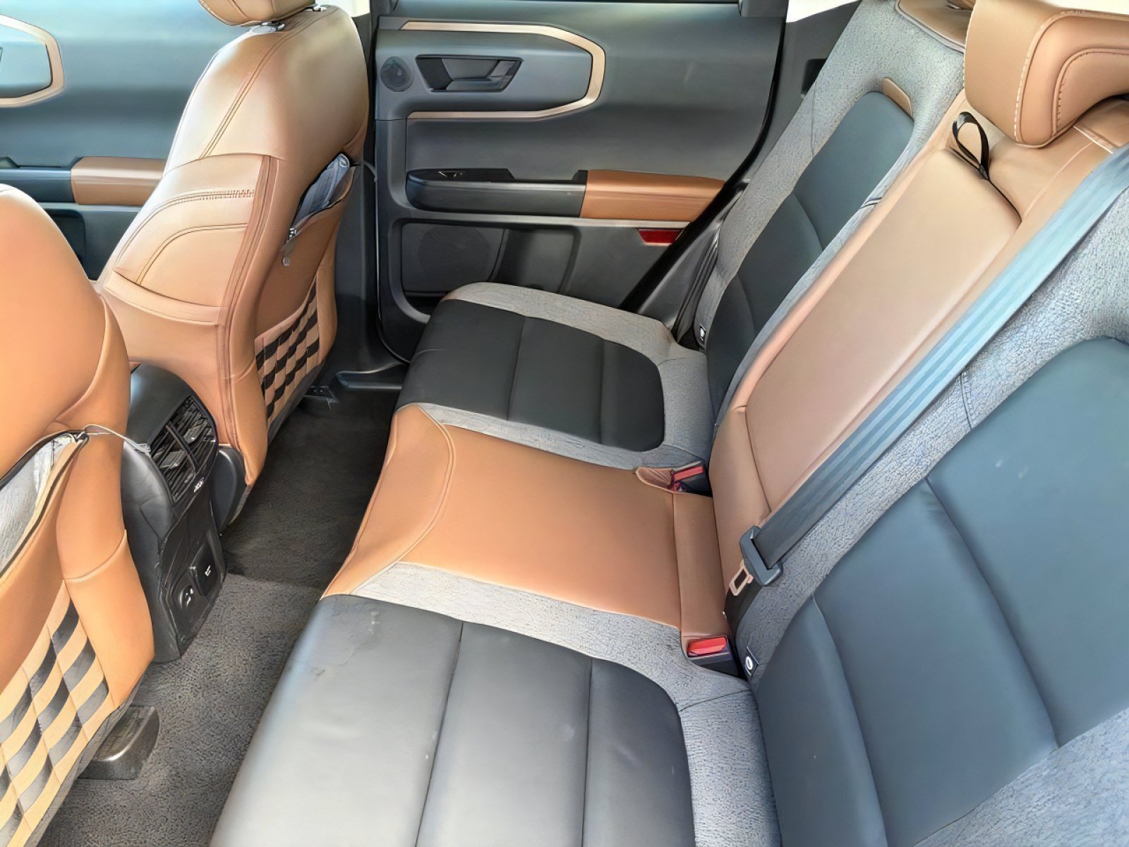 Used 2023 Ford Bronco Sport Outer Banks w/ Tech Package AWD/4WD image 12