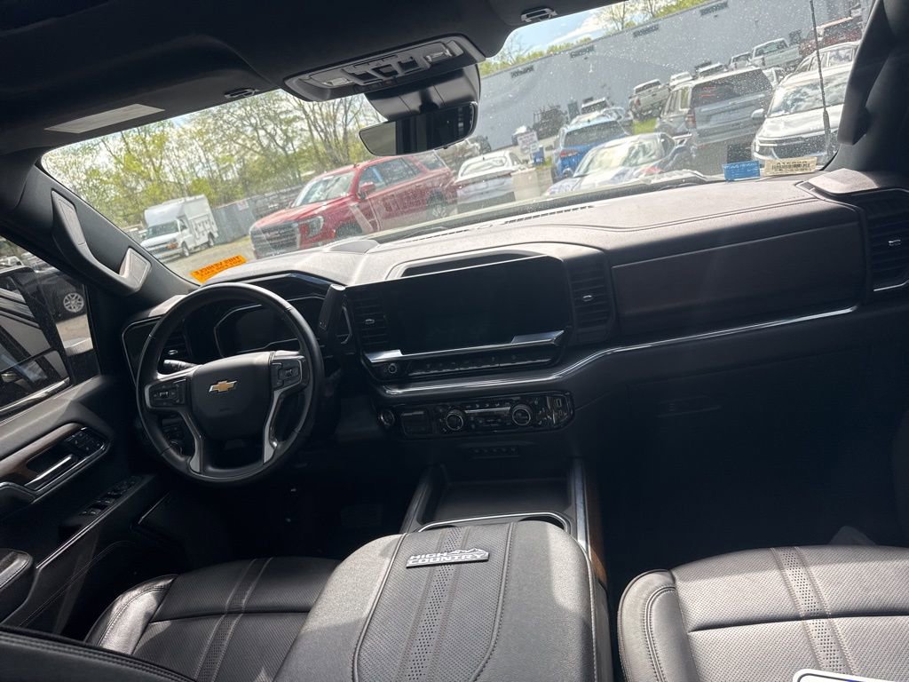 Used 2024 Chevrolet Silverado 2500 High Country w/ High Country Premium Package image 11