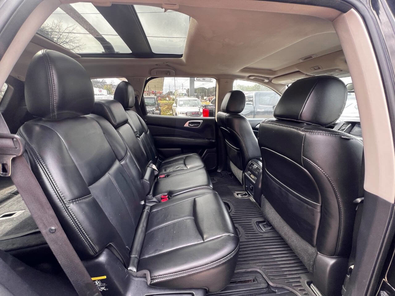 Used 2017 Nissan Pathfinder SL w/ SL Premium Package image 11