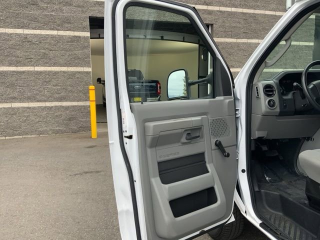 Used 2018 Ford E-450 and Econoline 450 Super Duty w/ Exterior Upgrade Package image 11