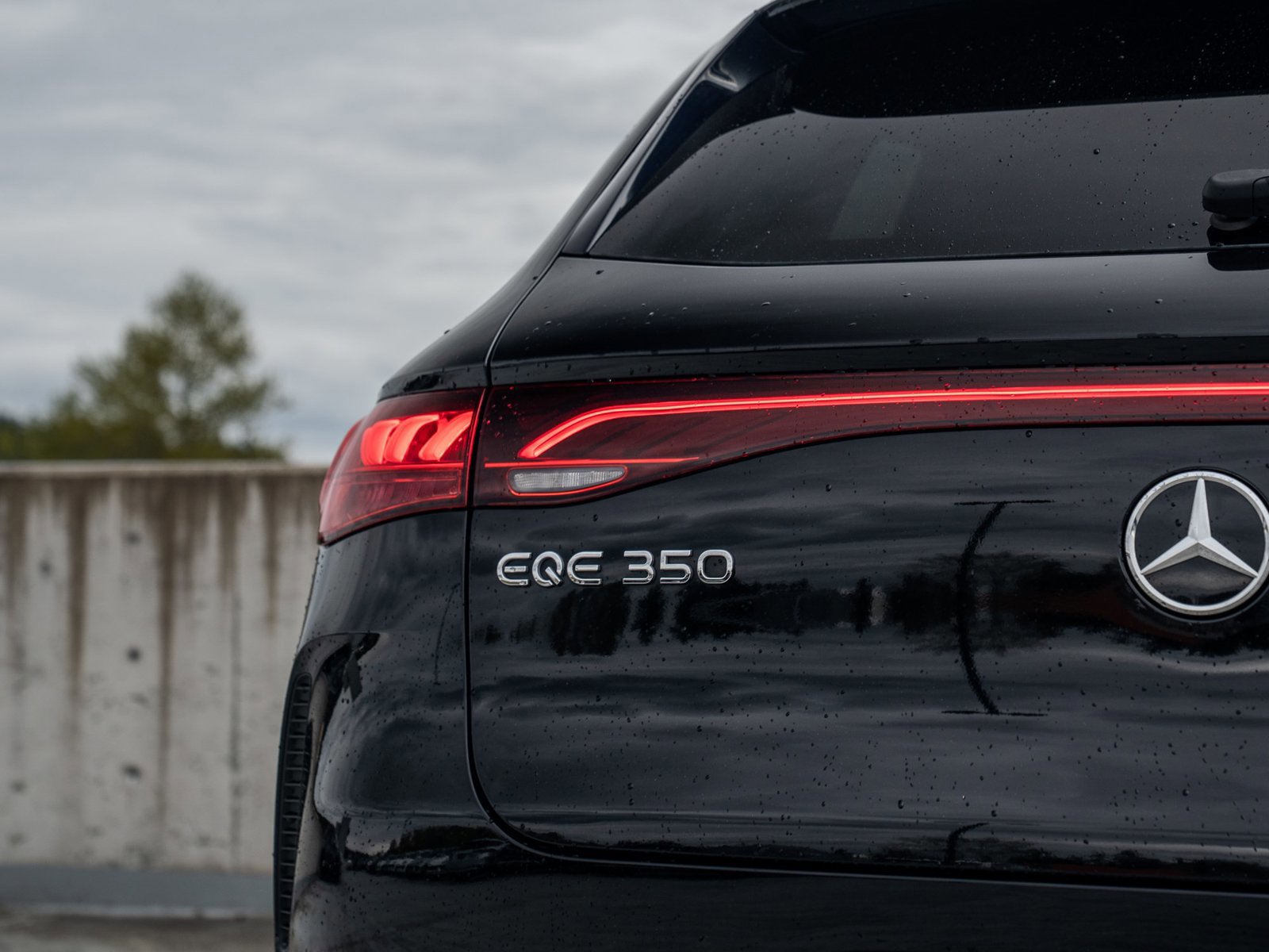 Used 2024 Mercedes-Benz EQE 350+ 4MATIC SUV w/ Driver Assistance Package image 9