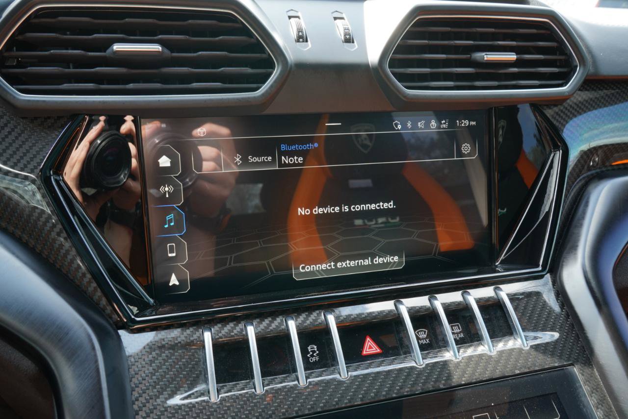 Used 2022 Lamborghini Urus AWD/4WD image 37