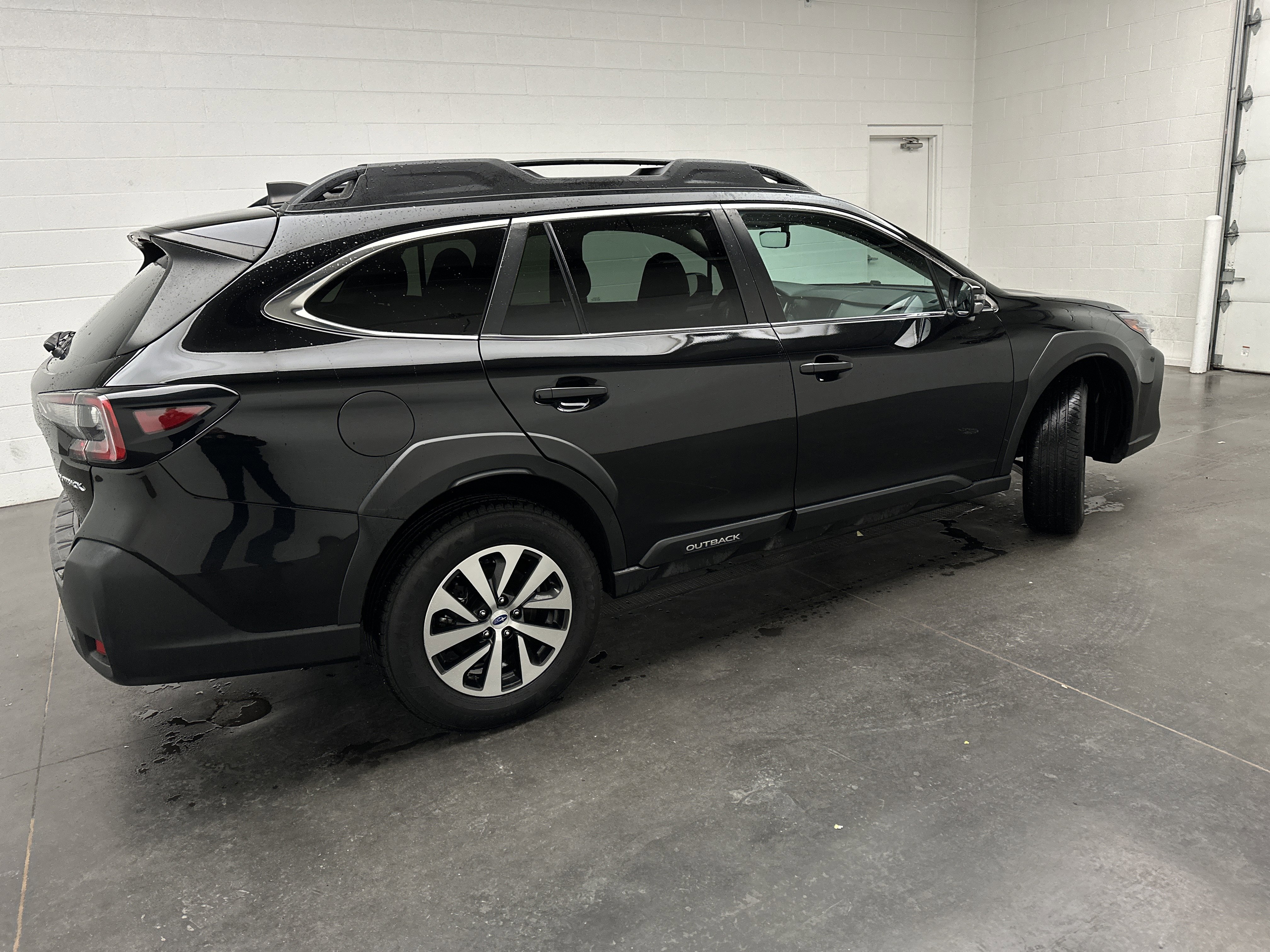 Used 2024 Subaru Outback Premium AWD/4WD image 8