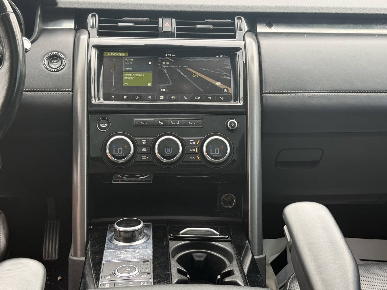 Used 2017 Land Rover Discovery First Edition AWD/4WD image 13