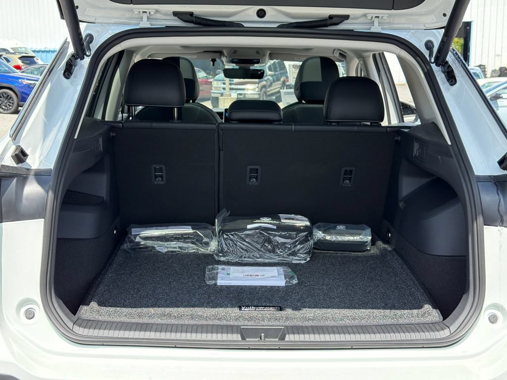 New 2026 Volkswagen Tiguan SE AWD/4WD image 13