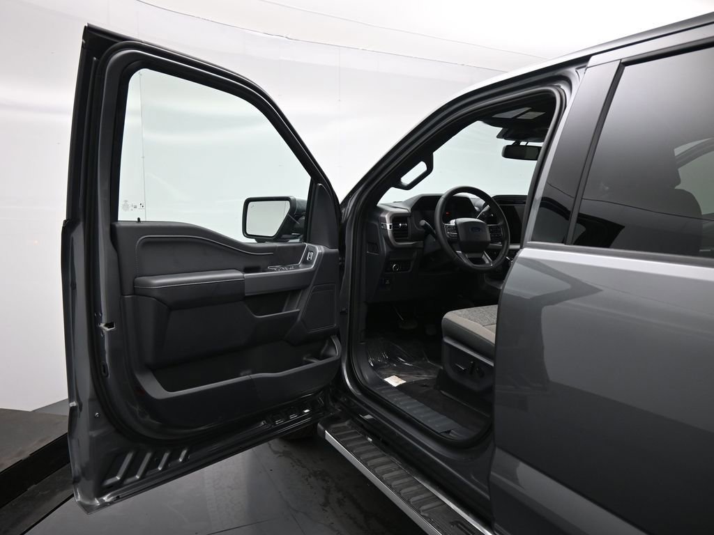 New 2025 Ford F150 XLT w/ Equipment Group 302A MID image 8