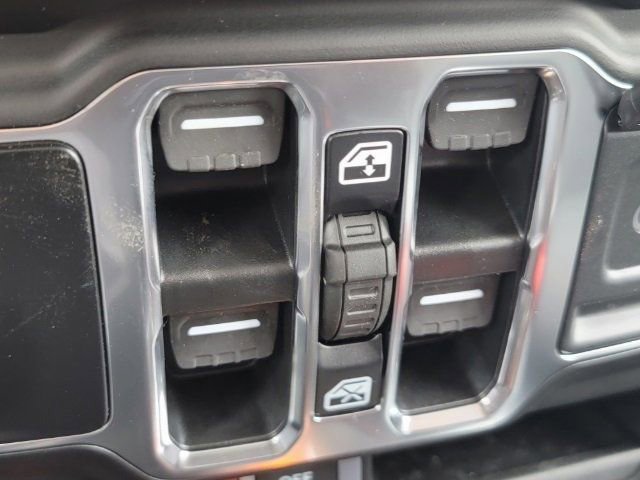 Used 2023 Jeep Wrangler Unlimited Rubicon w/ Dual Top Group image 10