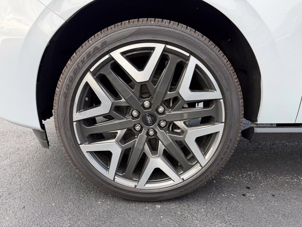 New 2026 Ford Expedition Platinum w/ Platinum Ultimate Package AWD/4WD image 12