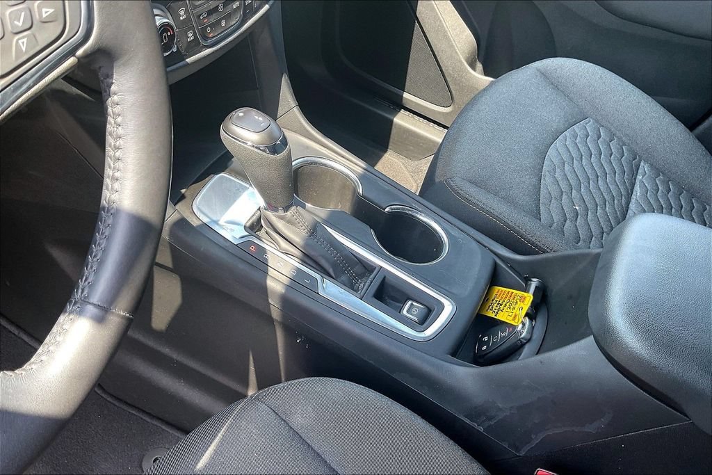 Used 2021 Chevrolet Equinox LT w/ Driver Convenience Package FWD image 18