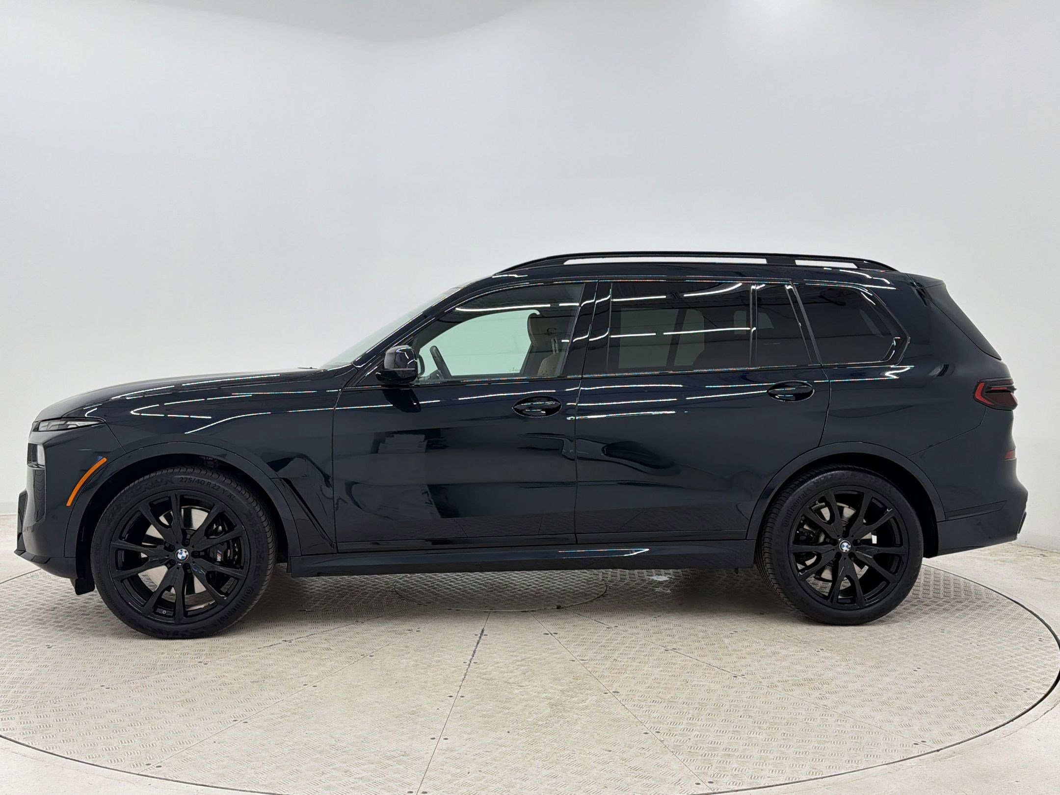 Certified 2025 BMW X7 xDrive40i w/ M Sport Package AWD/4WD image 2