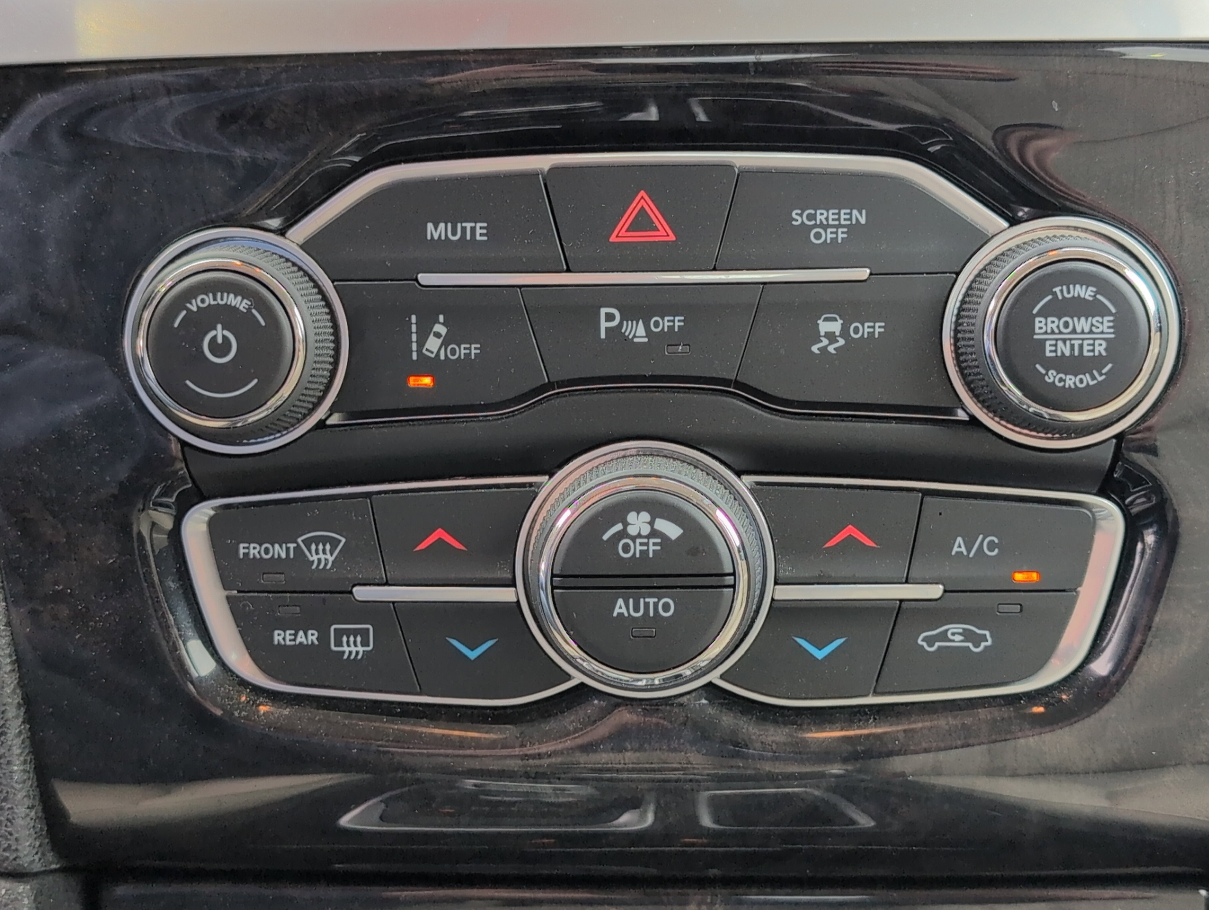 Used 2020 Chrysler 300 Limited w/ Safetytec Plus Group image 20