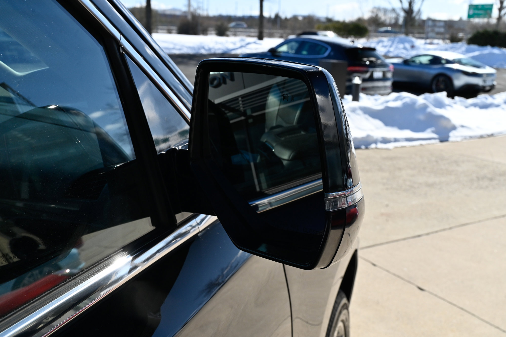 Used 2017 Cadillac Escalade ESV Luxury image 13