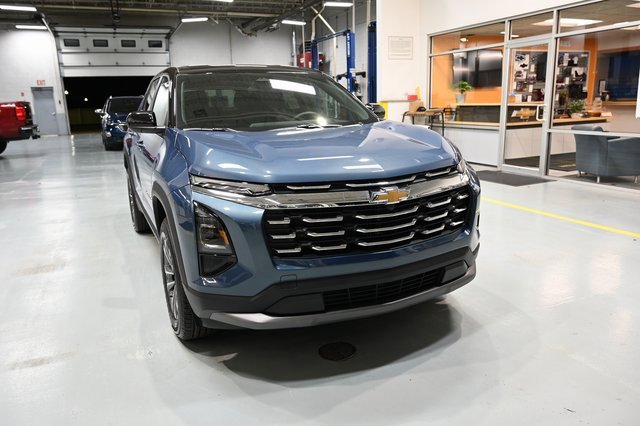 New 2026 Chevrolet Equinox LT image 3