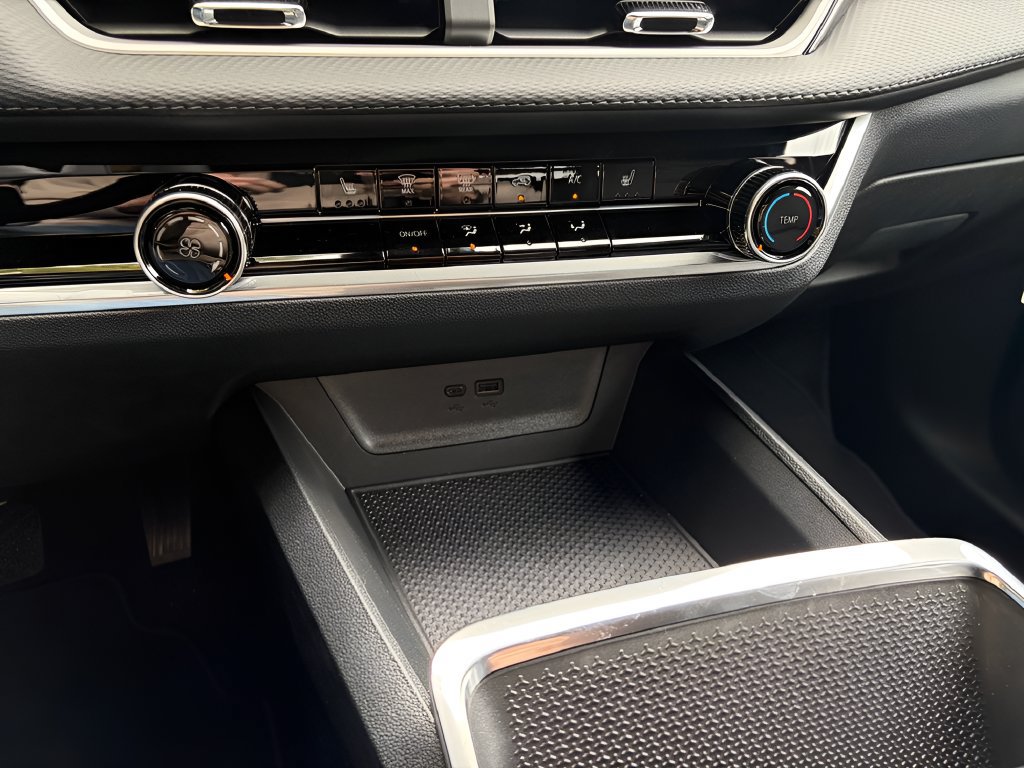 New 2027 Chevrolet Equinox LT w/ Safety and Technology Package FWD image 22