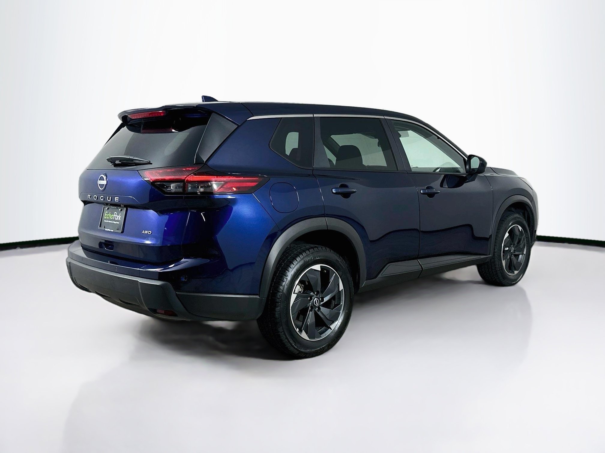 Used 2025 Nissan Rogue SV AWD/4WD image 9