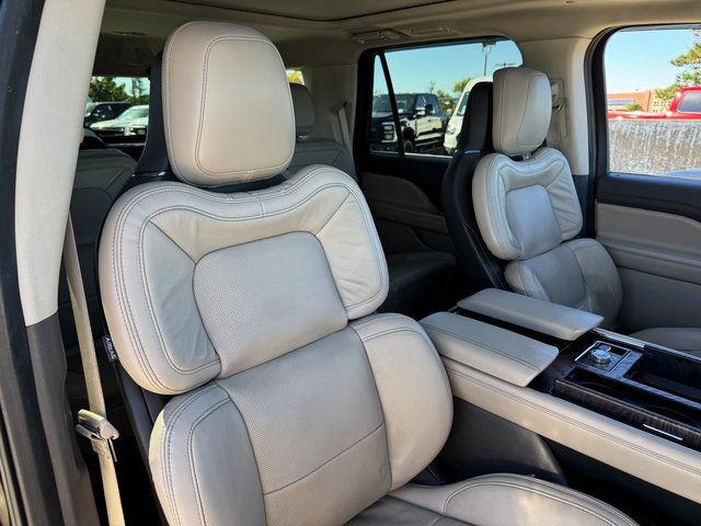 Used 2022 Lincoln Navigator Reserve image 23