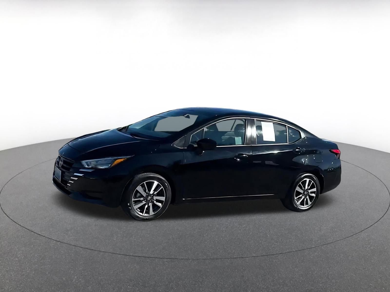 Used 2025 Nissan Versa SV image 7