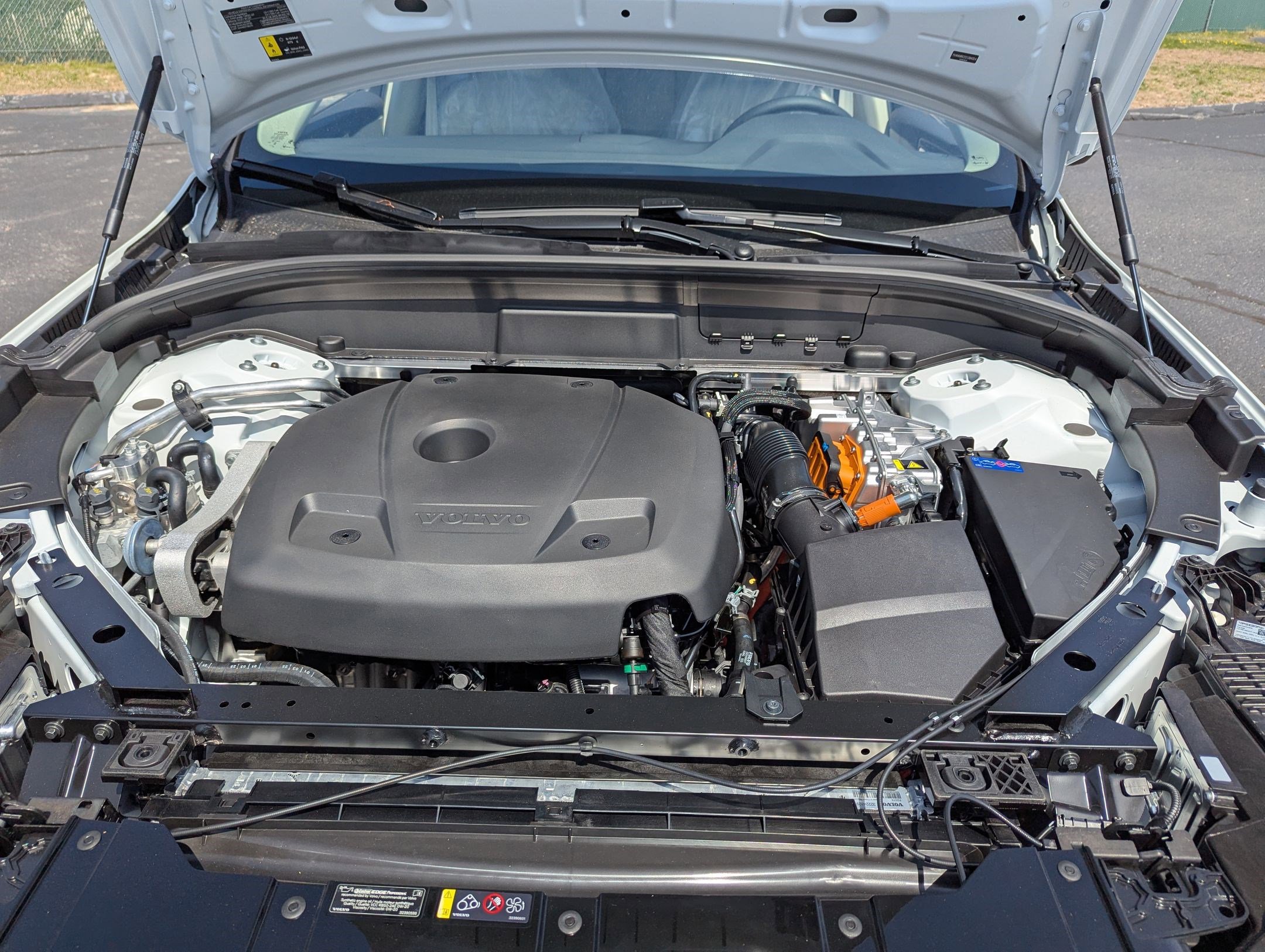 New 2025 Volvo XC60 T8 Plus w/ Protection Package Premier image 23