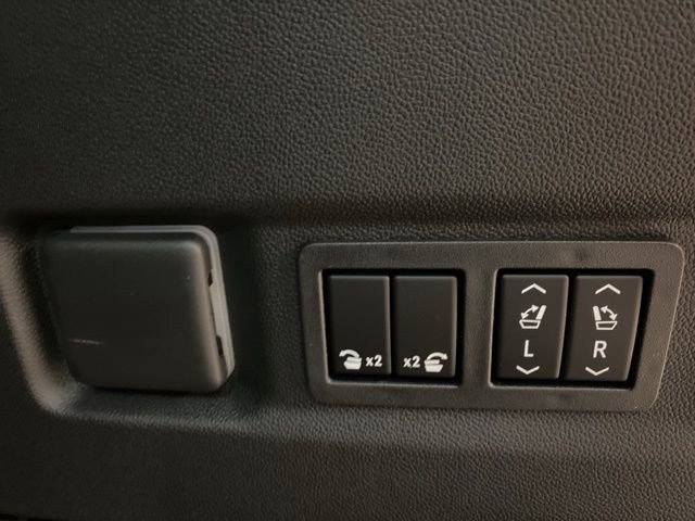 New 2026 Chevrolet Suburban Z71 w/ Comfort Package image 8