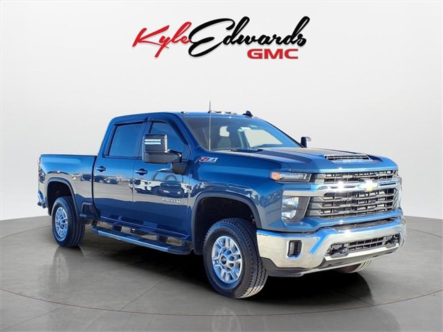 Used 2025 Chevrolet Silverado 2500 LT image 3