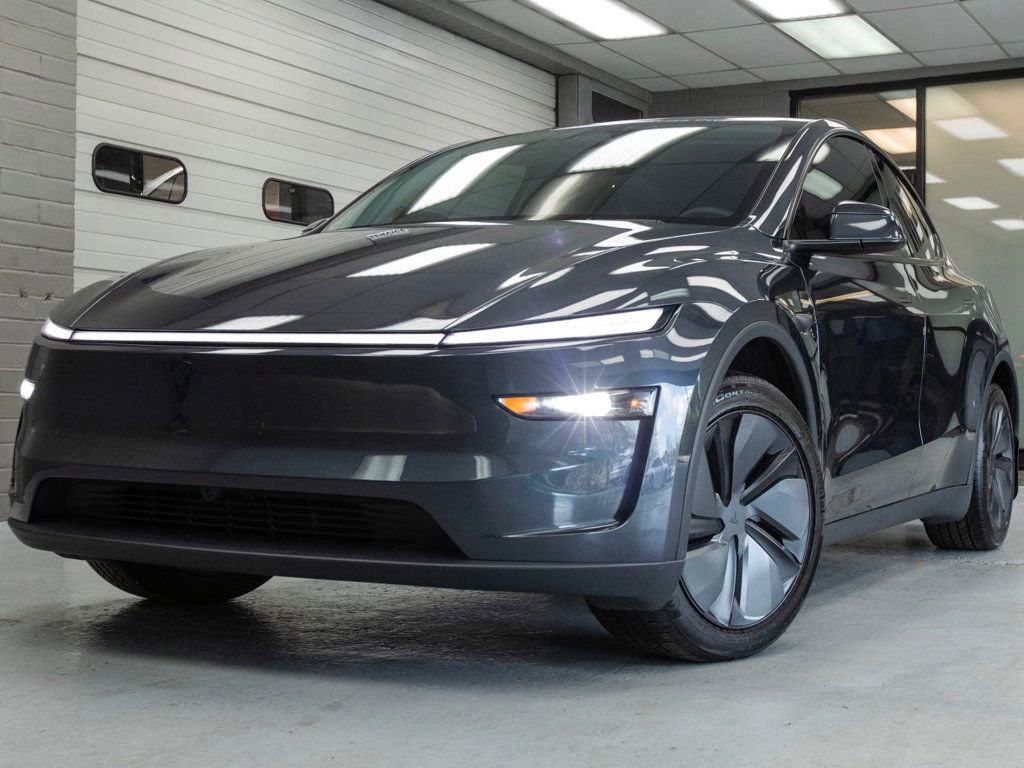 Used 2026 Tesla Model Y Long Range AWD/4WD image 2