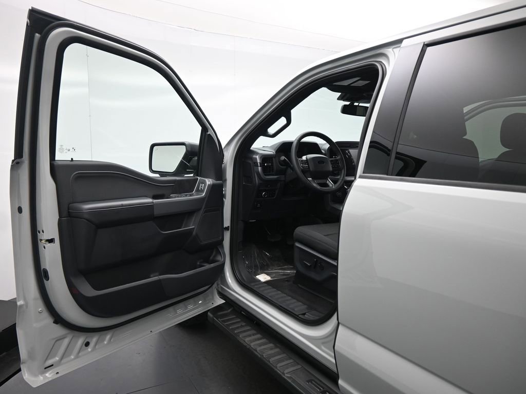 New 2026 Ford F150 XLT w/ Equipment Group 302A MID image 8