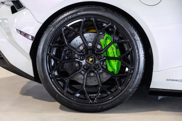 Used 2024 Lamborghini Huracan Tecnica image 31
