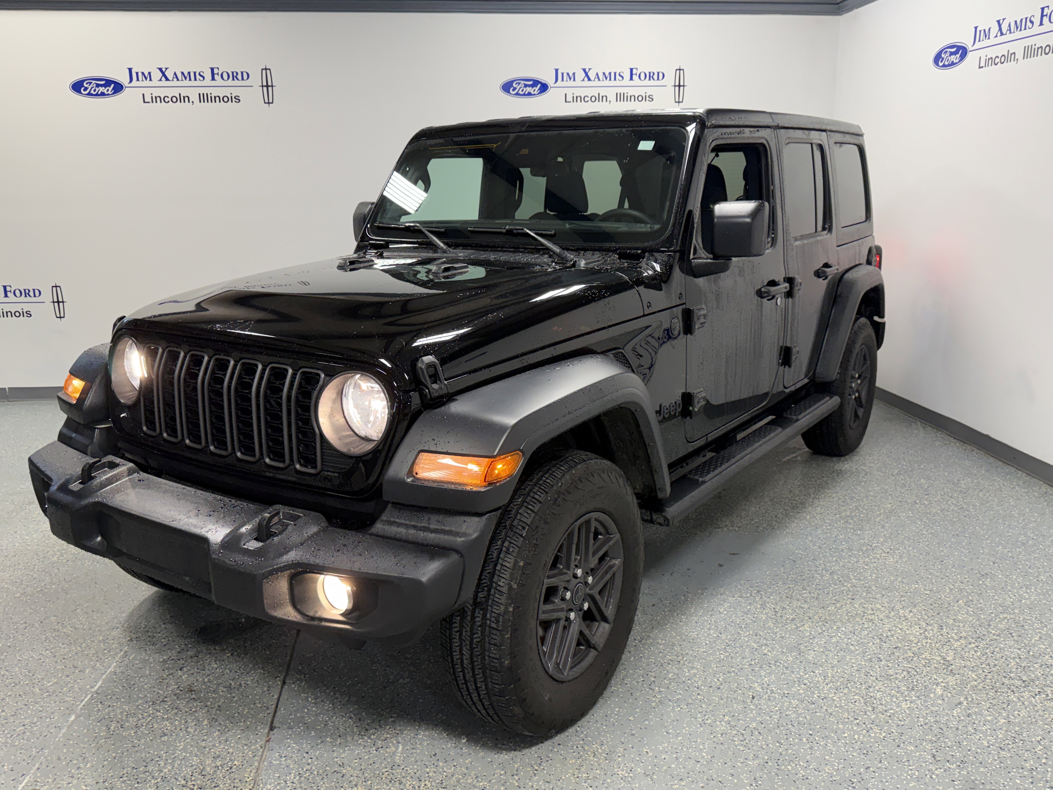 Used 2024 Jeep Wrangler Sport S image 3