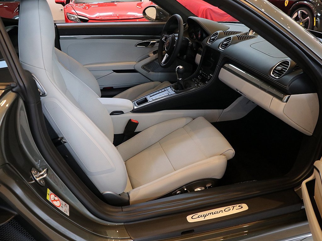 Used 2025 Porsche 718 Cayman GT4 image 51