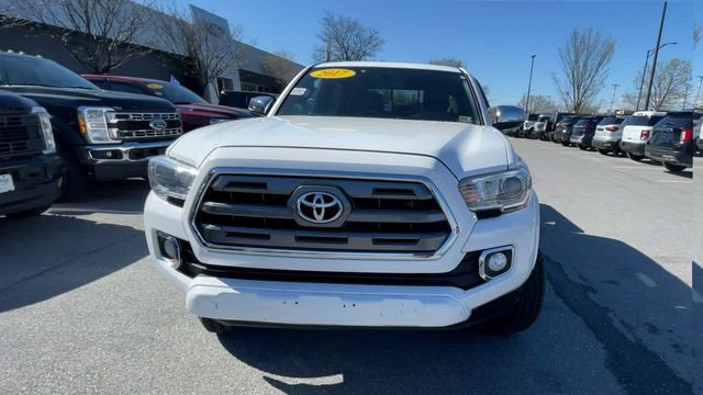 Used 2017 Toyota Tacoma Limited w/ Tow Package AWD/4WD image 7