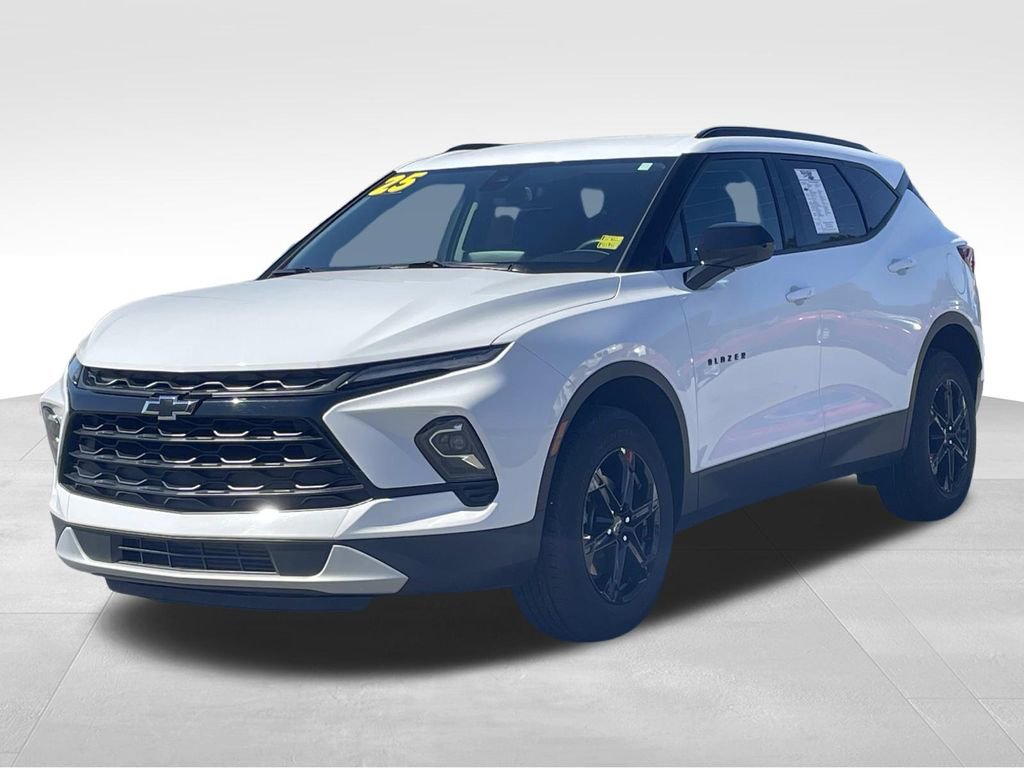 Used 2025 Chevrolet Blazer LT w/ Convenience Package image 8