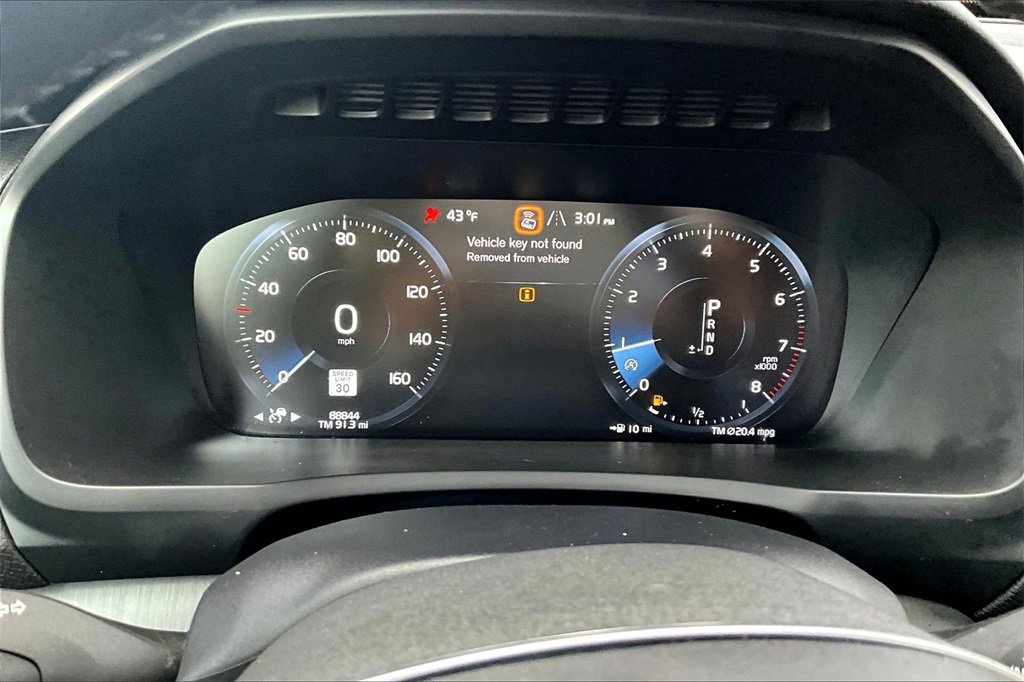 Used 2021 Volvo XC90 T5 Momentum w/ Protection Package Premier image 17