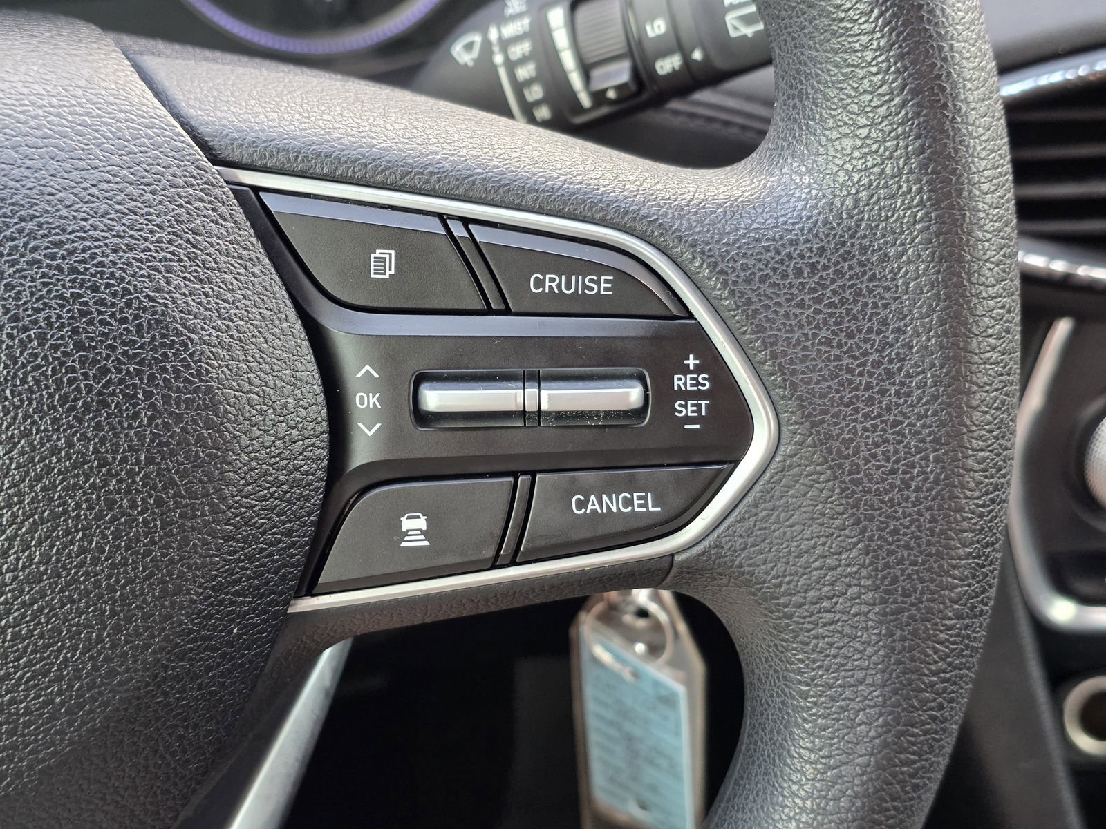 Used 2019 Hyundai Santa Fe SE image 25