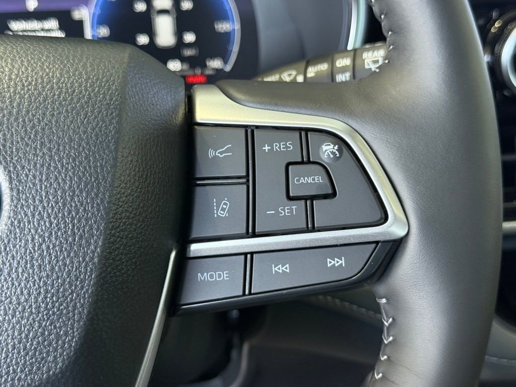 New 2026 Toyota Highlander Platinum image 22