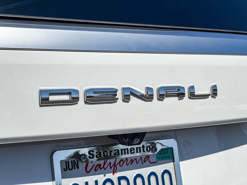 Used 2025 GMC Yukon Denali w/ Sun & Power Step Package AWD/4WD image 9